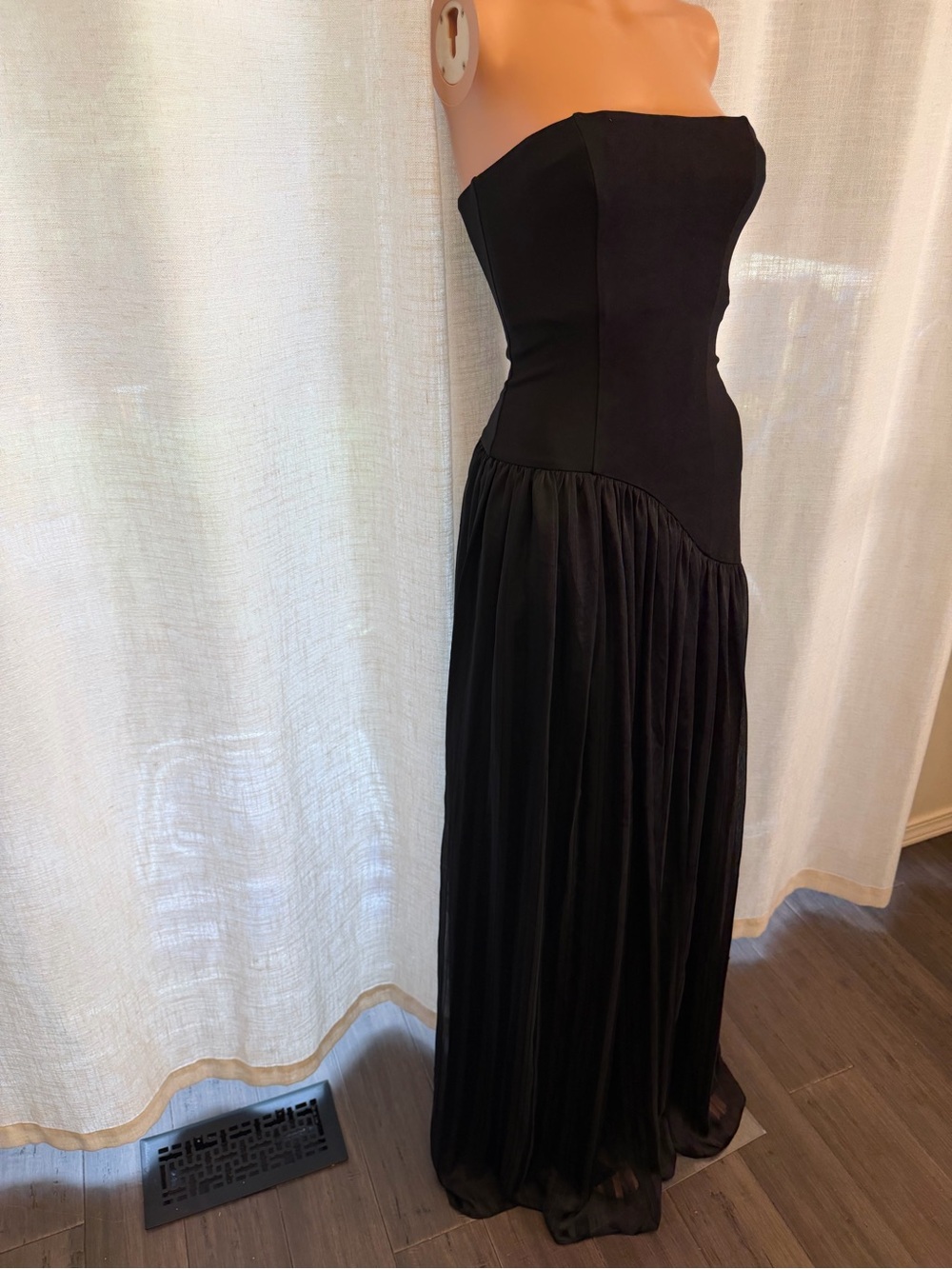 Lovers and Friends Alice Strapless Gown in Black maxi flowy dress - Picture 5 of 7